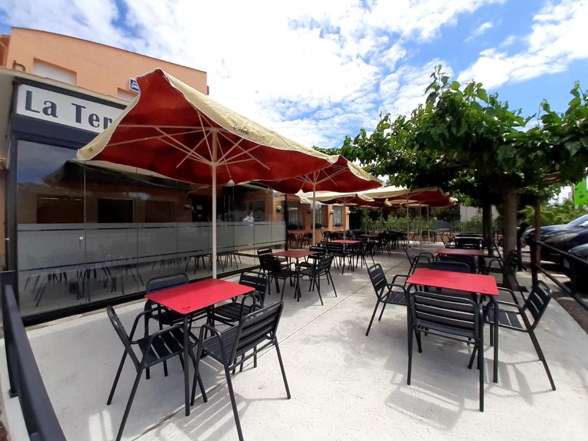 Hostal Mas Ferrer Cornellá de Terri Kültér fotó