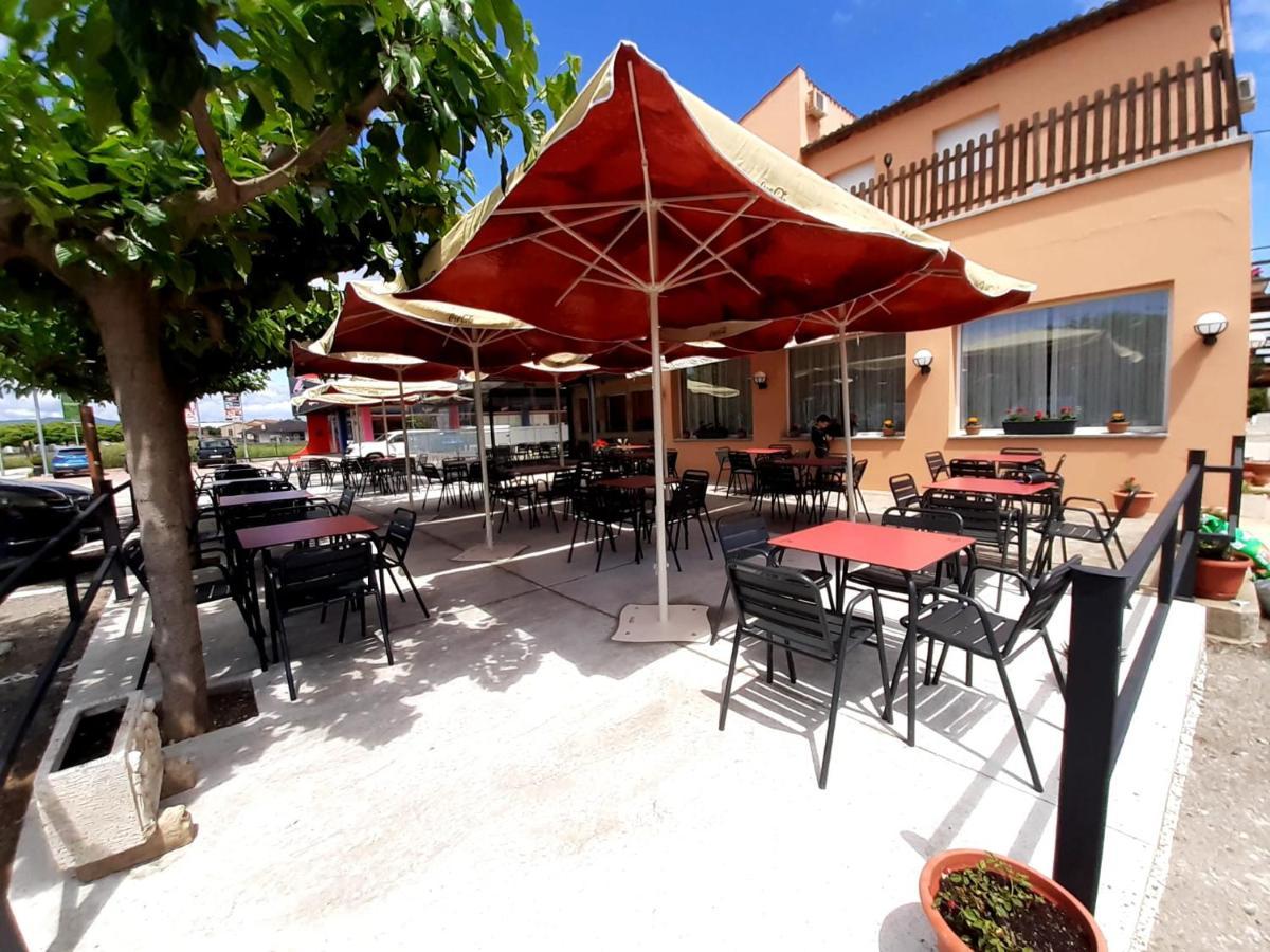 Hostal Mas Ferrer Cornellá de Terri Kültér fotó