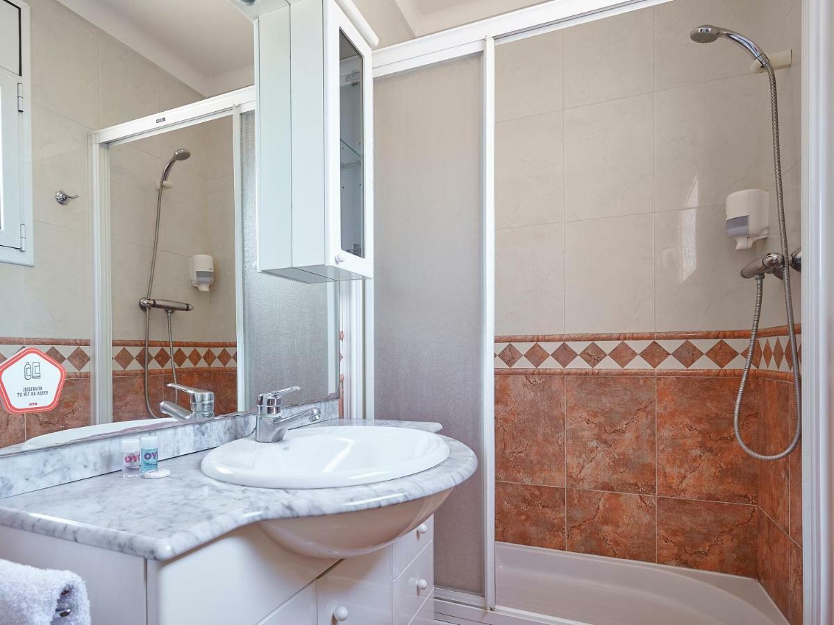 Hostal Mas Ferrer Cornellá de Terri Kültér fotó