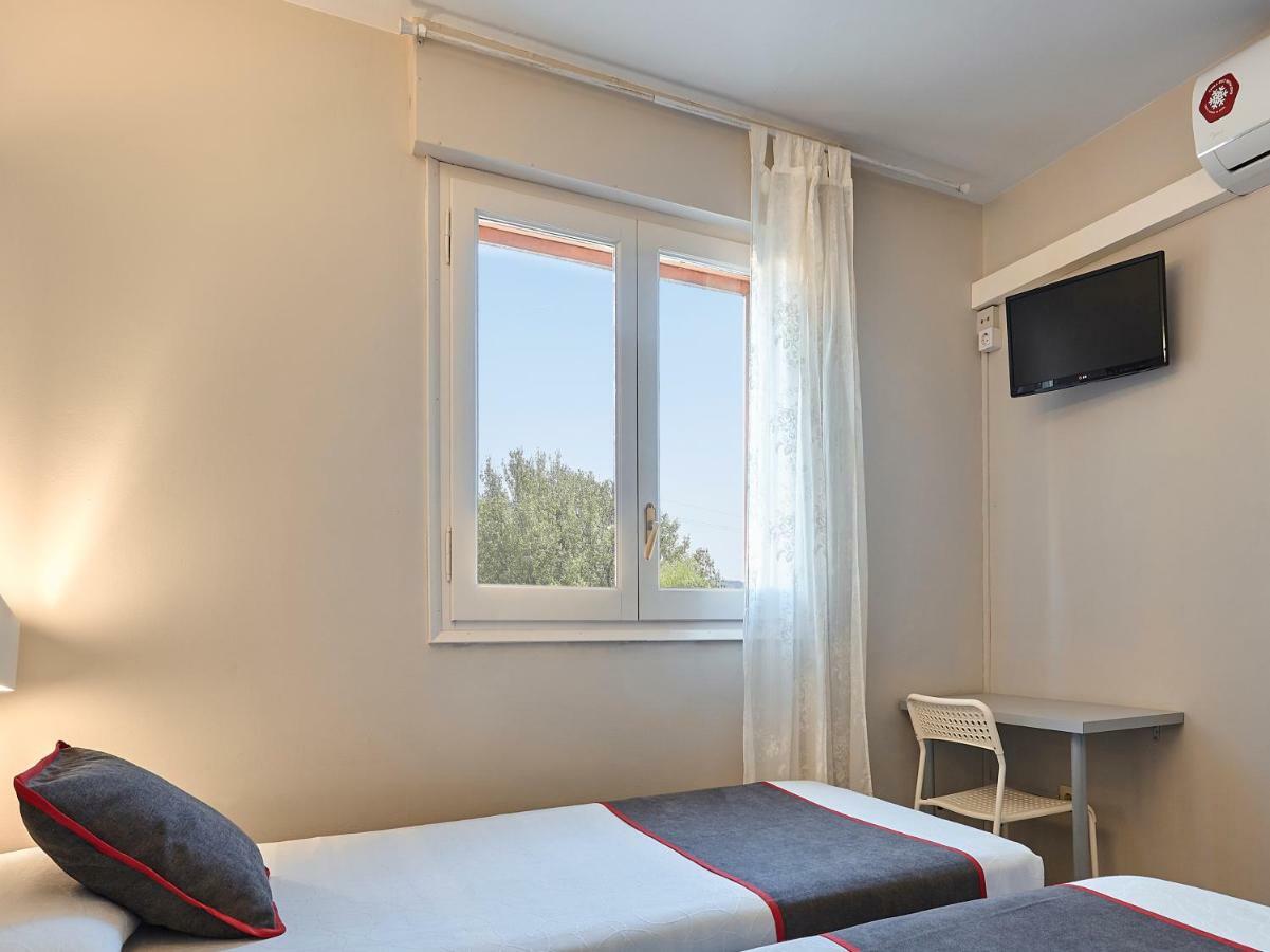 Hostal Mas Ferrer Cornellá de Terri Kültér fotó